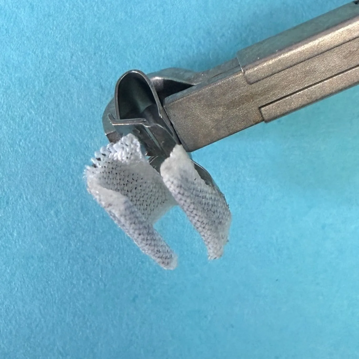 Sundt encircling clip for aneurysm treatment, historical neurosurgical device